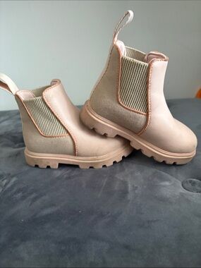 Native Kids Chelsea Boots in Blush and Beige